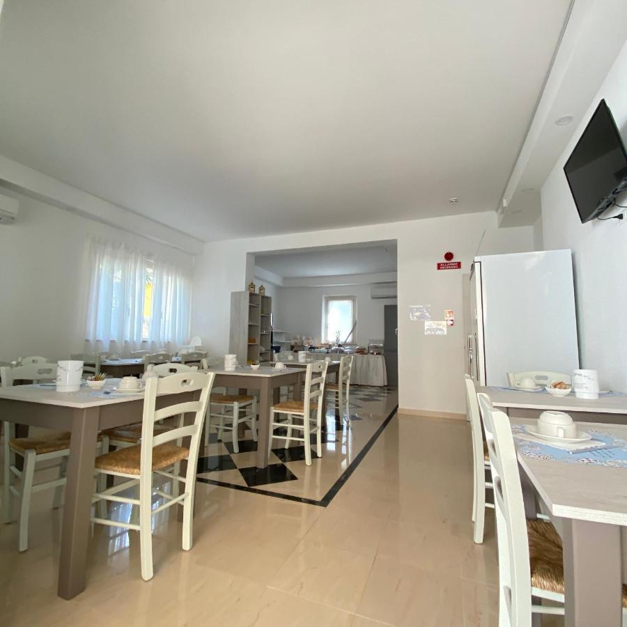 Hotel Bed And Book Rimini Luaran gambar