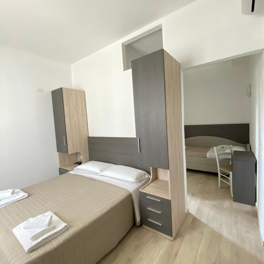 Hotel Bed And Book Rimini Luaran gambar