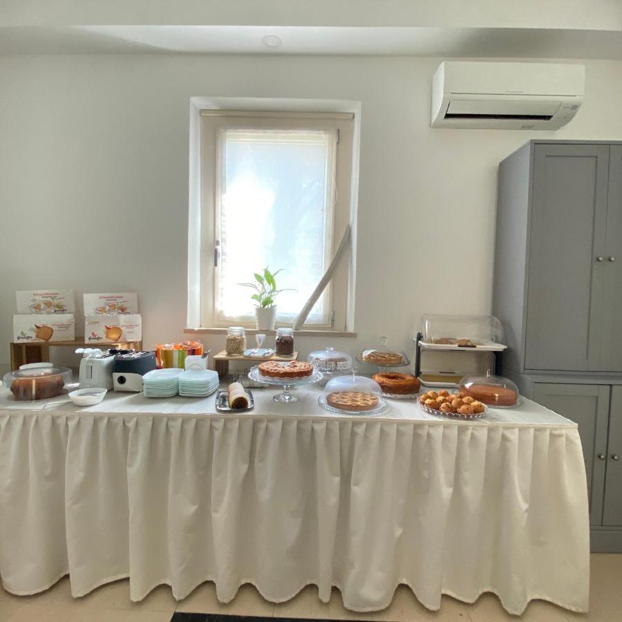 Hotel Bed And Book Rimini Luaran gambar