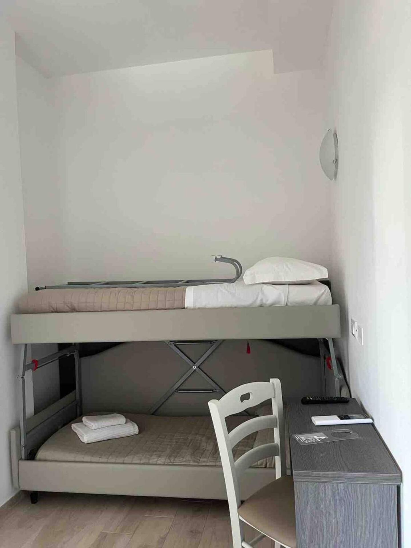 Hotel Bed And Book Rimini Luaran gambar