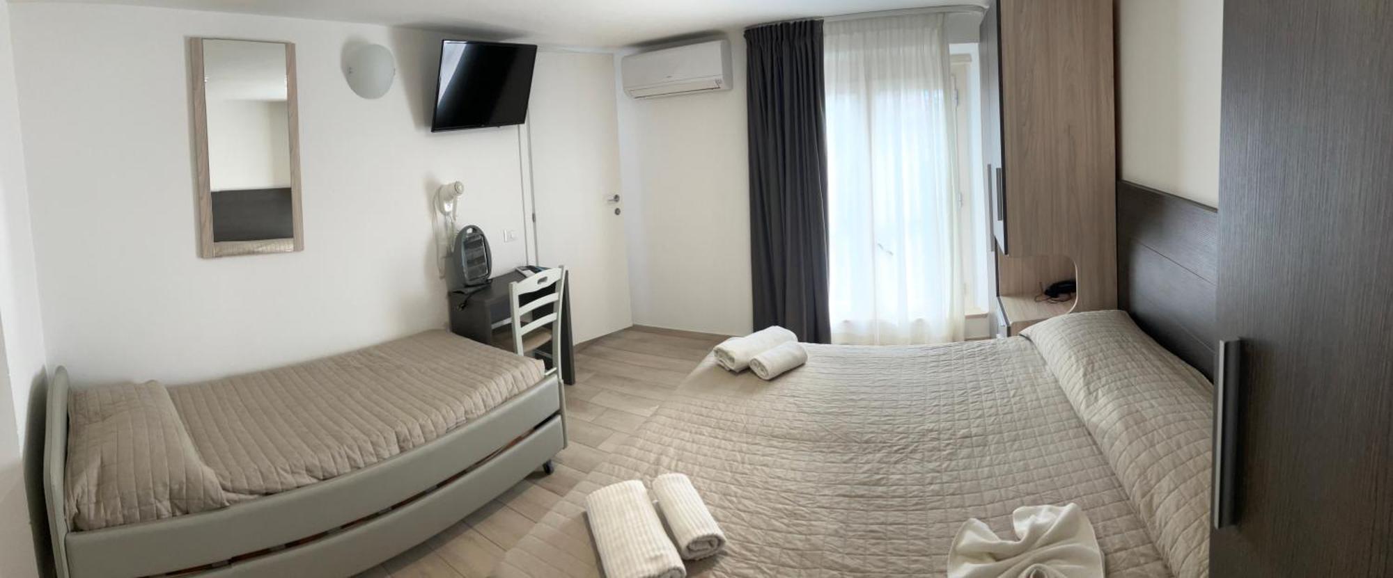 Hotel Bed And Book Rimini Luaran gambar