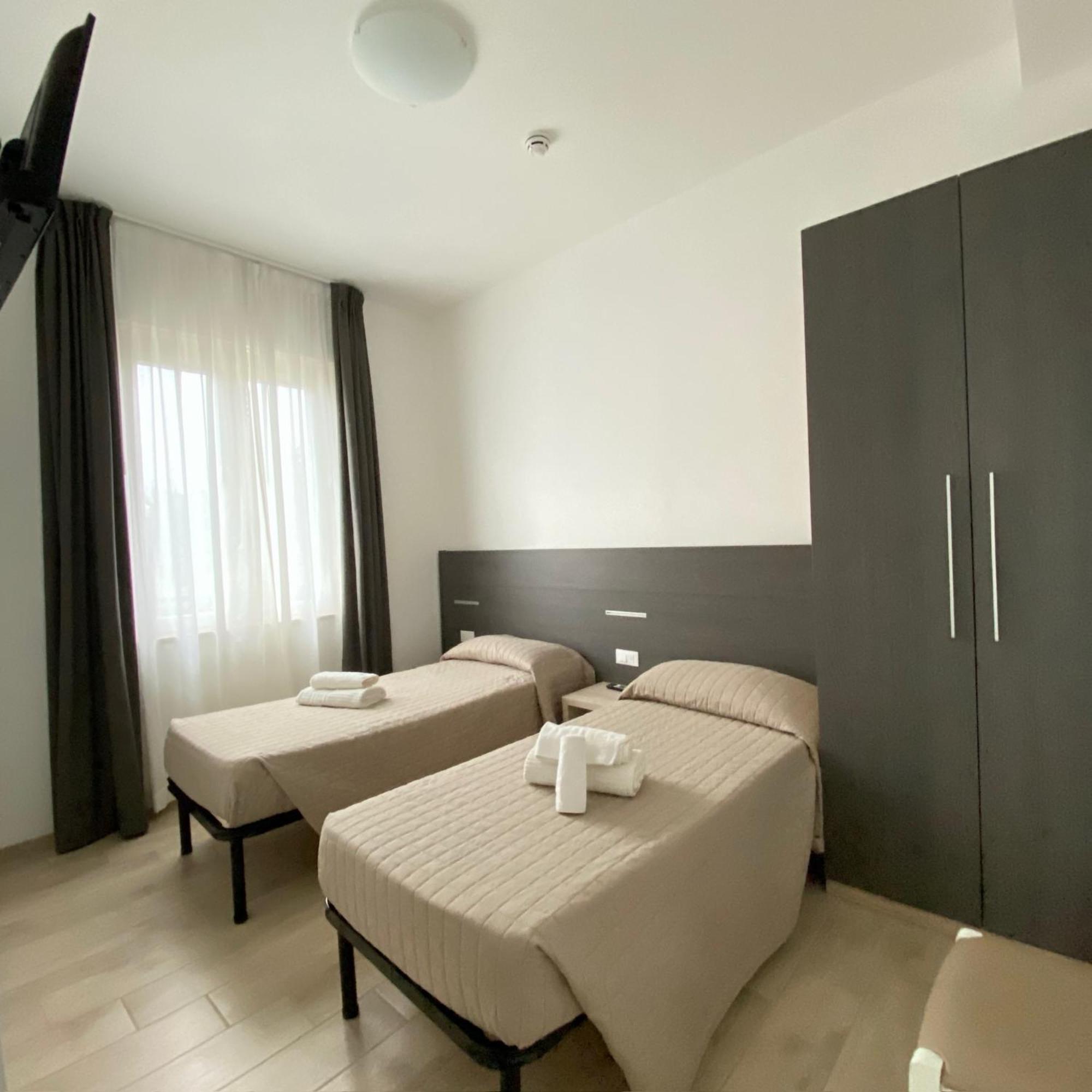 Hotel Bed And Book Rimini Luaran gambar