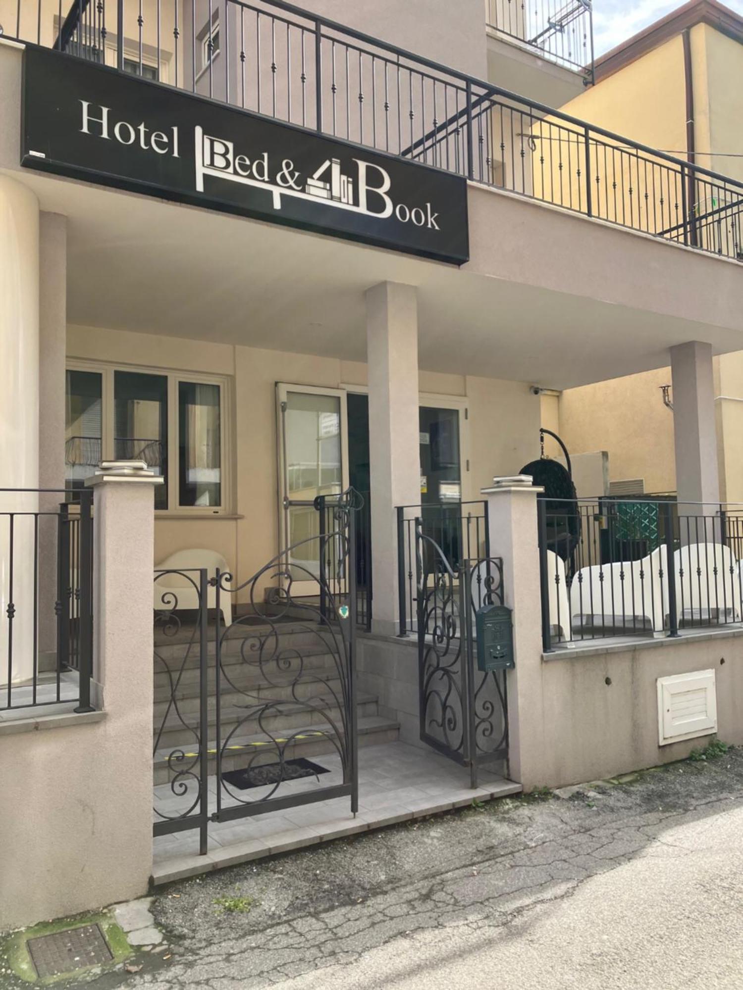 Hotel Bed And Book Rimini Luaran gambar