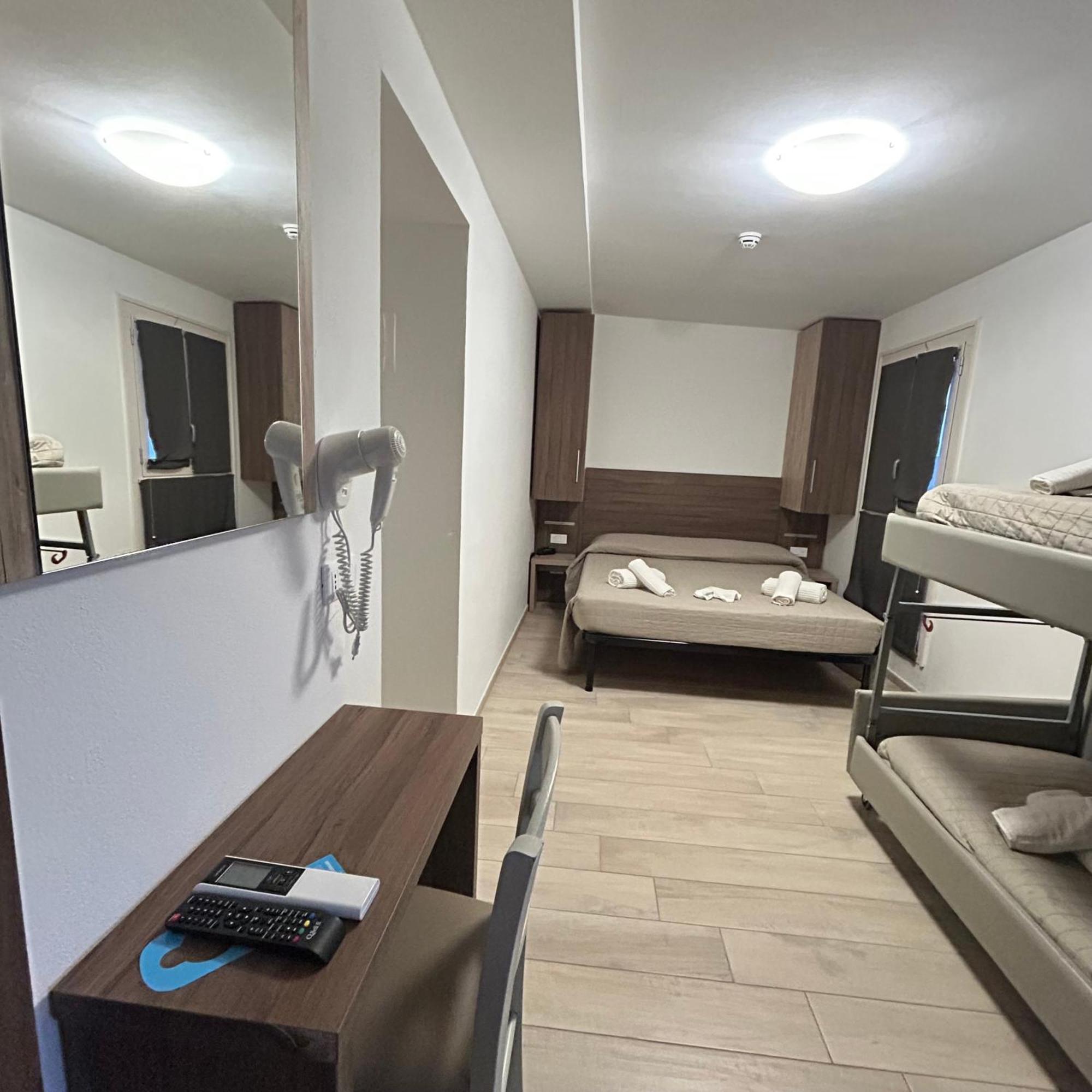 Hotel Bed And Book Rimini Luaran gambar